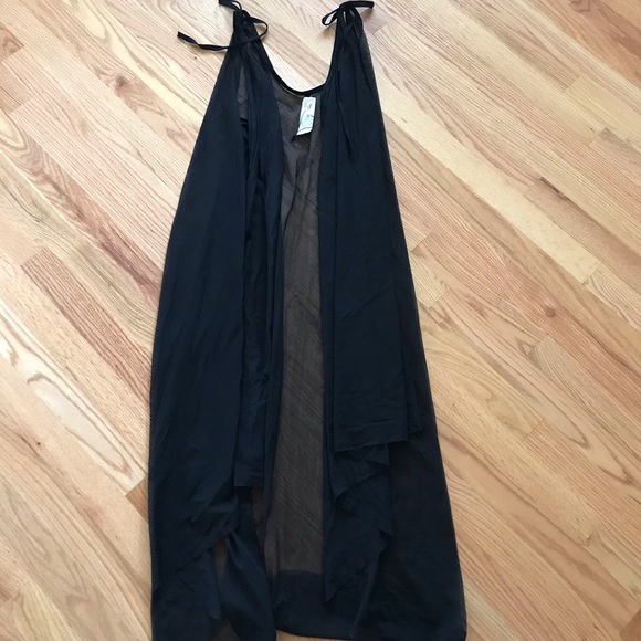 Sleeveless mesh cover up - Picture 2 of 4